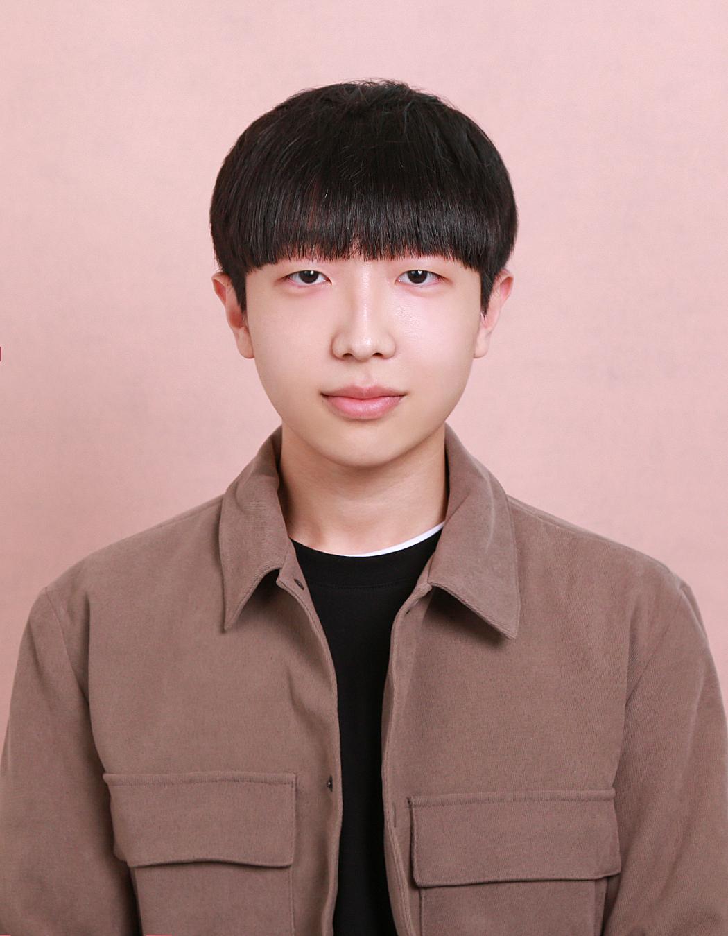 김동현 (Donghyun Kim, Undergraduate) 사진